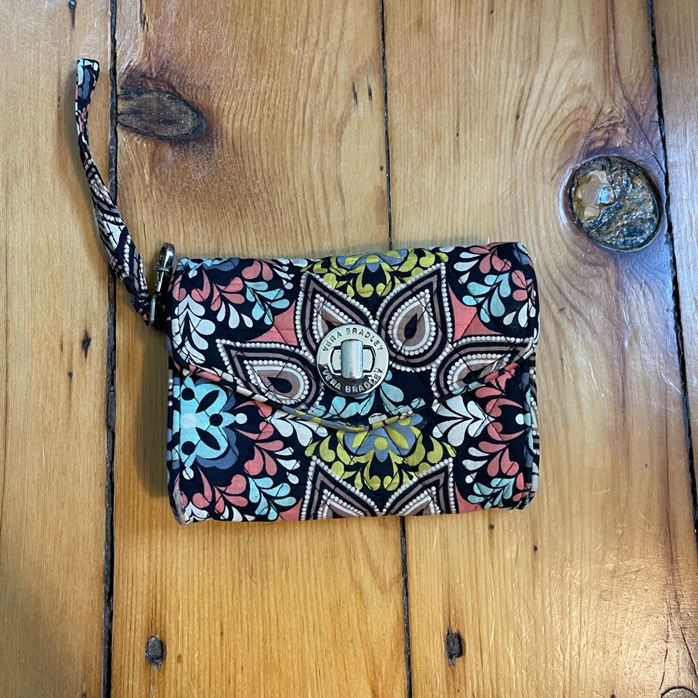 VERA BRADLEY CLUTCH lightly used